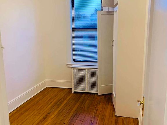 4th image of 3121 35th St APT 2