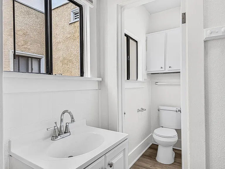 1074 Obispo Ave — Photo 9