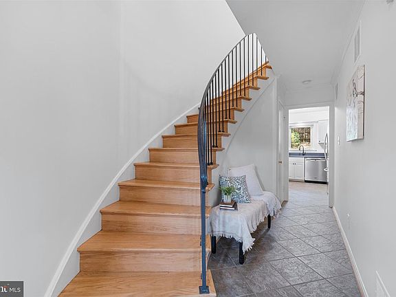 4th image of 2309 Sibley St