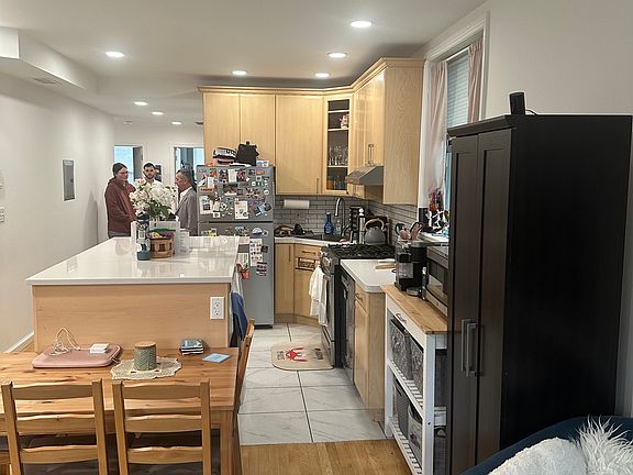 4th image of 35-45 32nd St #1