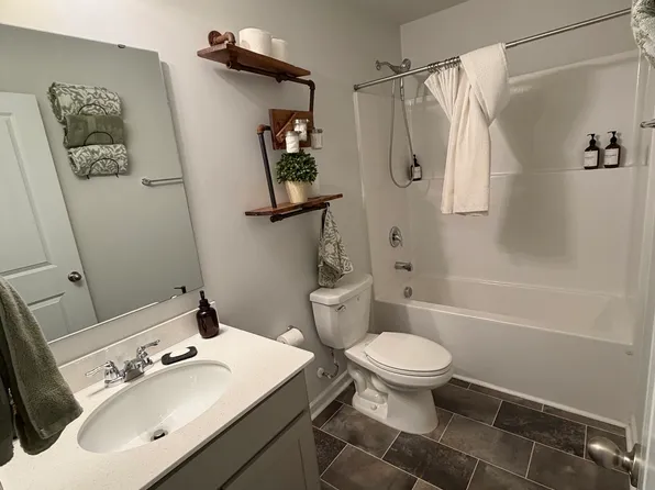 136 Arlington Dr, Raeford, NC