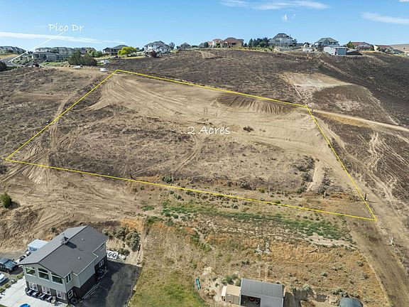 3rd image of 31825 Pico Dr