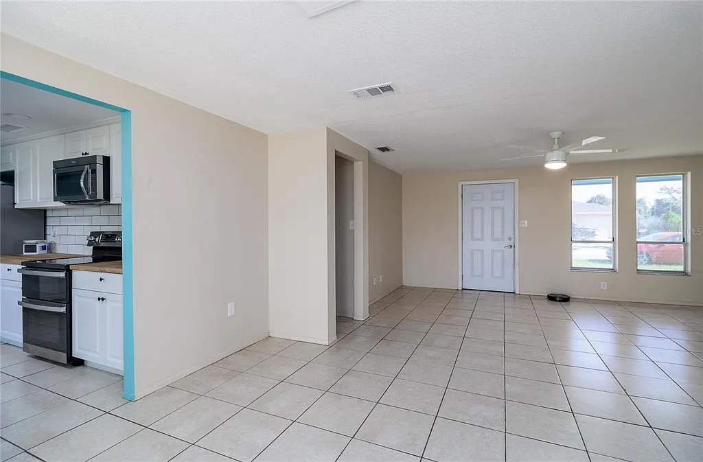 2 bed, 2.0 bath, 1223 sqft, $1,550 — Photo 3