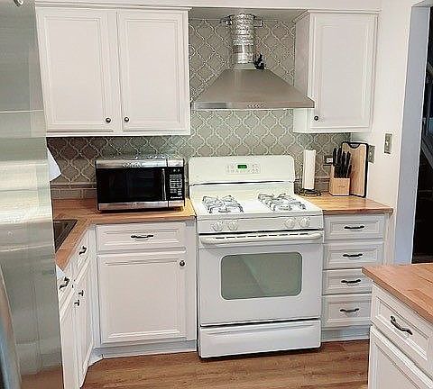 3rd image of 2147 Almond Ln