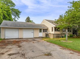 97 Seabury Blvd, Webster, NY 14580