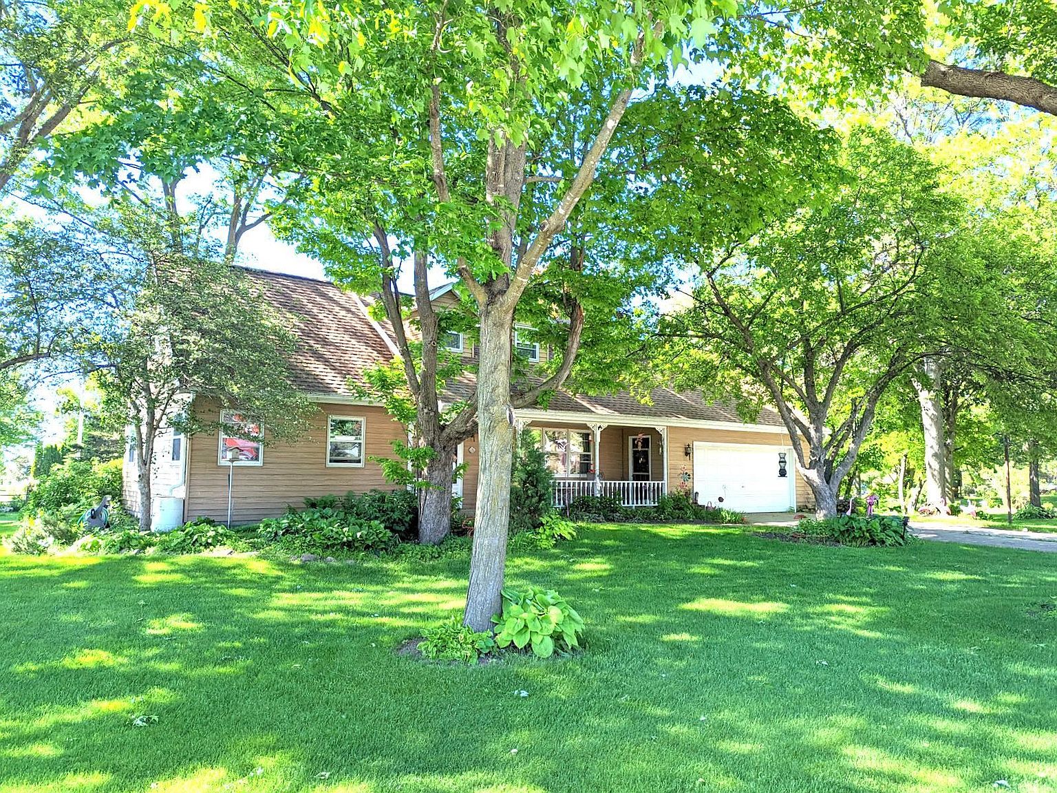 428 Homewood Dr, Brillion, WI 54110 Zillow