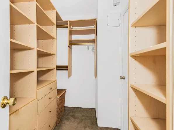 5800 Arlington Avenue image 18 of 20