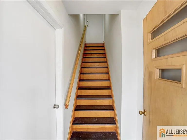 52 Saint Ann St #2-F — Photo 8