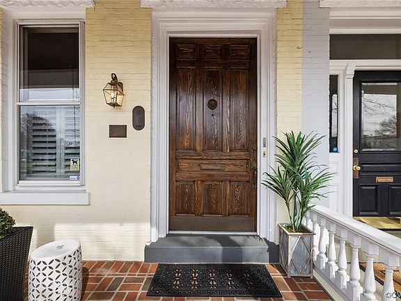 4th image of 2314 Stuart Ave