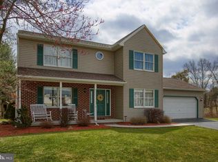 12 Pine Ridge Cir, Enola, PA 17025