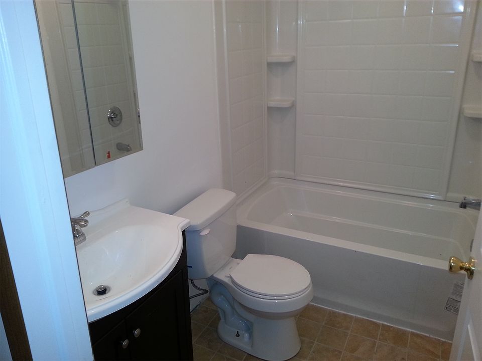 2nd image of 202 Short St