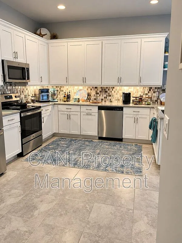 2 bed, 2.0 bath, 2154 sqft, $2,300 — Photo 2