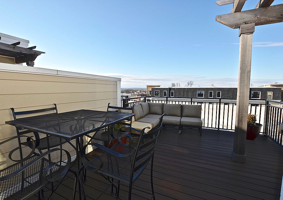 STUNNING ROOFTOP TERRACE