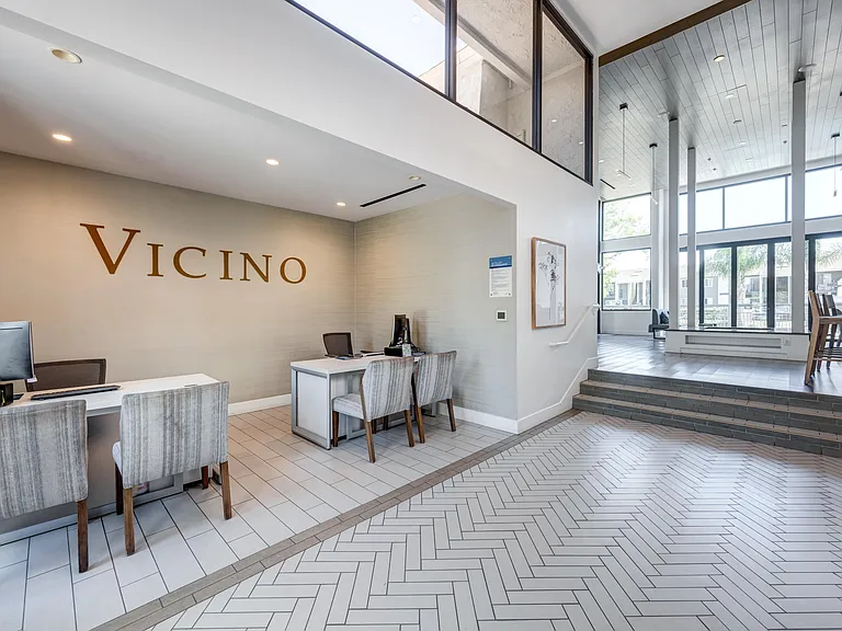 Vicino — Photo 19