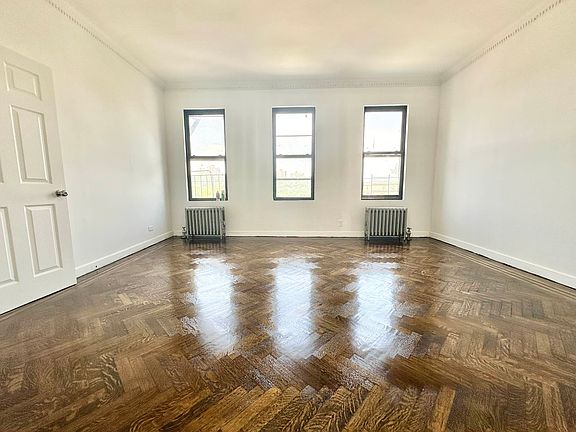 5th image of 1920 Osborne Pl #4A