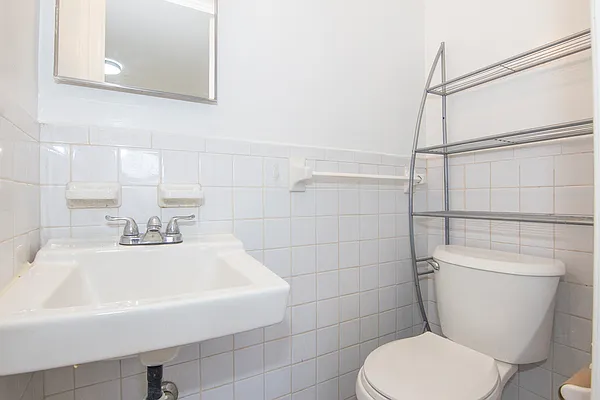 Rented by Modern Spaces | media 8