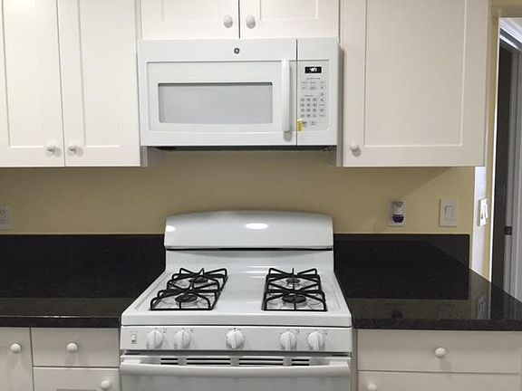 2nd image of 1215 Santa Clara St #A