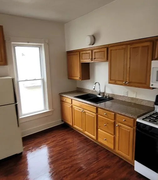 425 W Brackenridge St — Photo 5