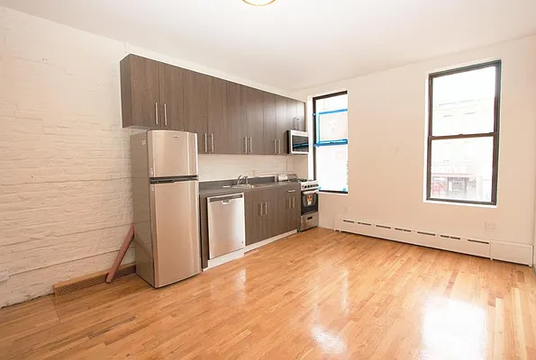 Rented by R New York | media 12