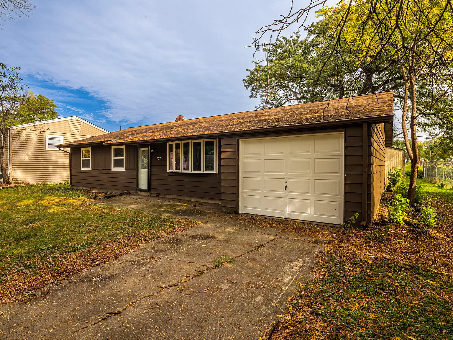 3 bed, 1240 sqft, $2,300 — Photo 2