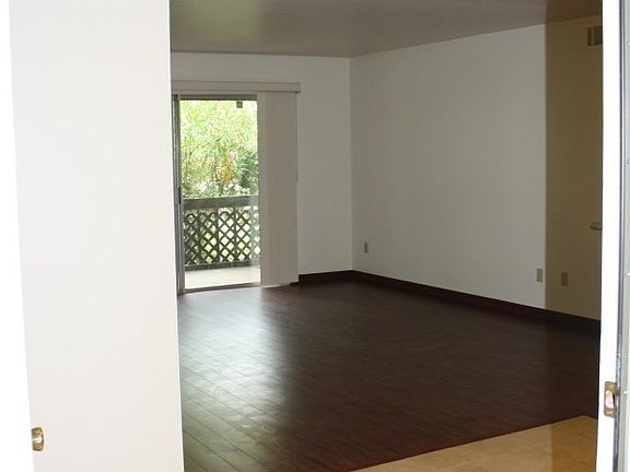 2nd image of 23515 Lyons Ave Unit 128