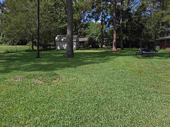5th image of 144 Lakewood Dr
