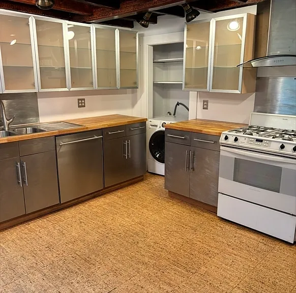 18 Tremont St #2 — Photo 2
