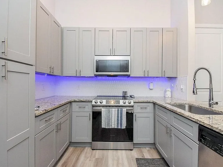 300 Saint Joseph Pkwy #421 — Photo 4