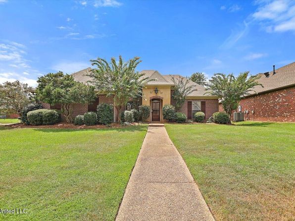 113 W Pinebrook Dr