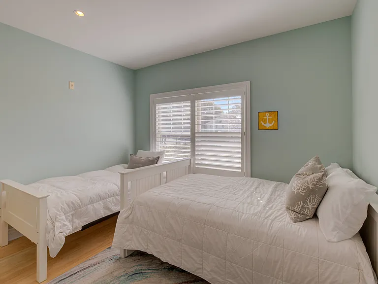 124 Bay St #R2 — Photo 21