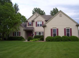 N66W34424 Timberline Rd, Oconomowoc, WI 53066