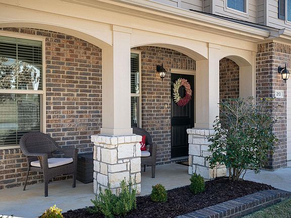 2nd image of 213 Rosebrook Cir
