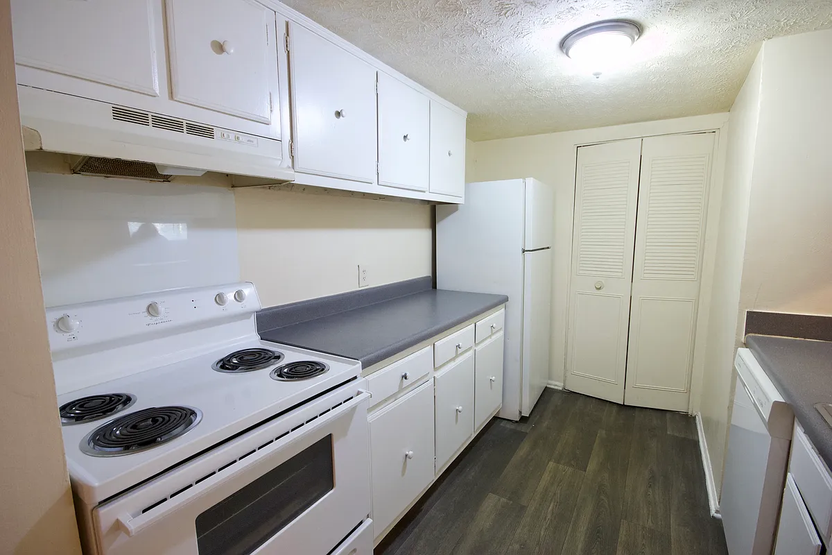 Building Photo - 120 Viking Ct #10