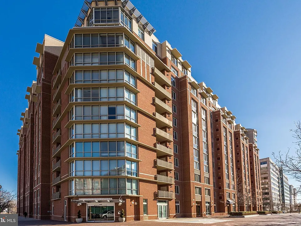 1000 New Jersey Ave SE #1214