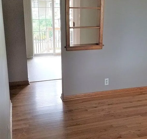 6226 Oak St — Photo 4