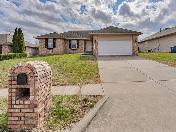 4th image of 912 Wesley Avenue