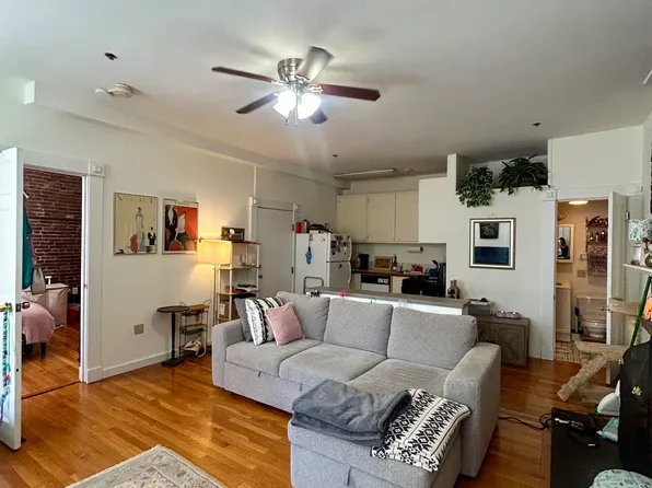 65 Hancock St APT 3R, Boston, MA 02114