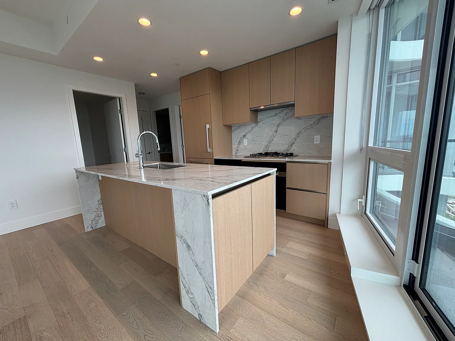 1475 Foster St — Photo 2