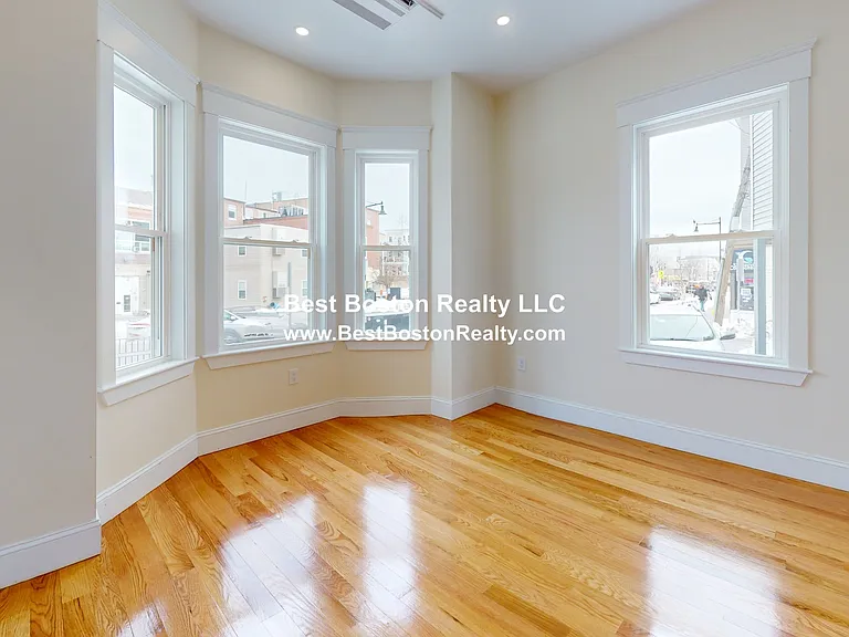 242 Somerville Ave — Photo 5