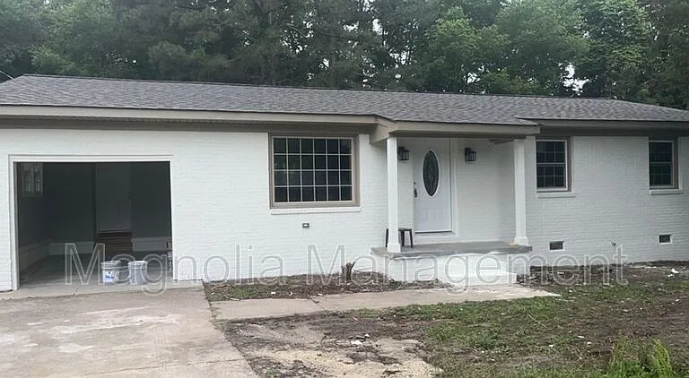 943 Patton Cir — Photo 1