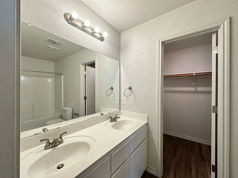 1837 Clovis Dr — Photo 28