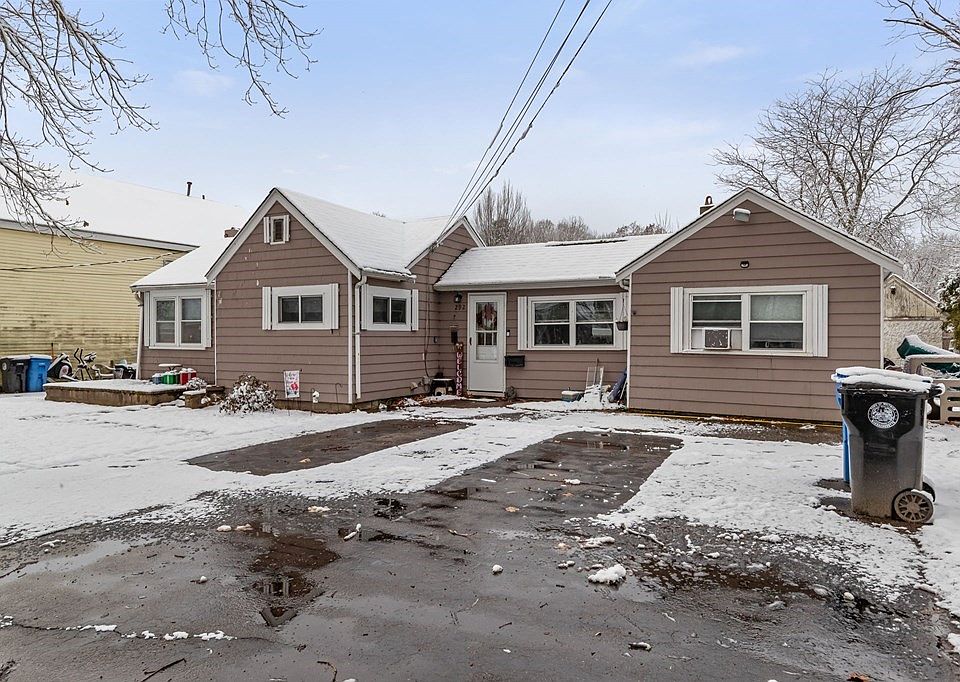 1st image of 292 Essex St