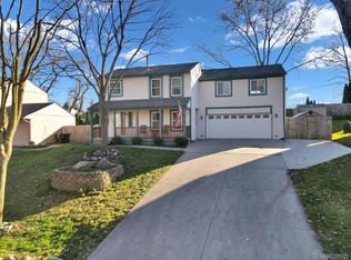 211 Boston Ave, Lake Orion, MI 48362