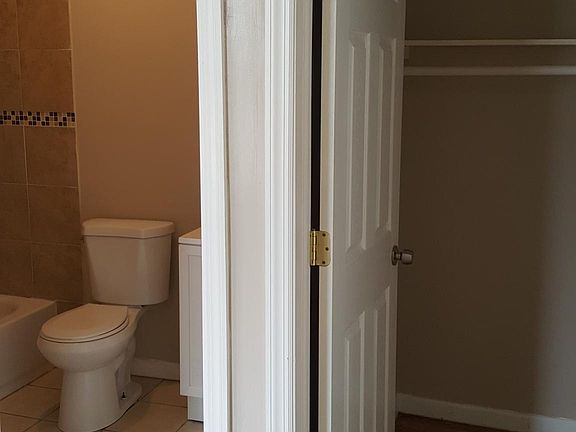 Main Bedroom w/ Bathroom & Closet