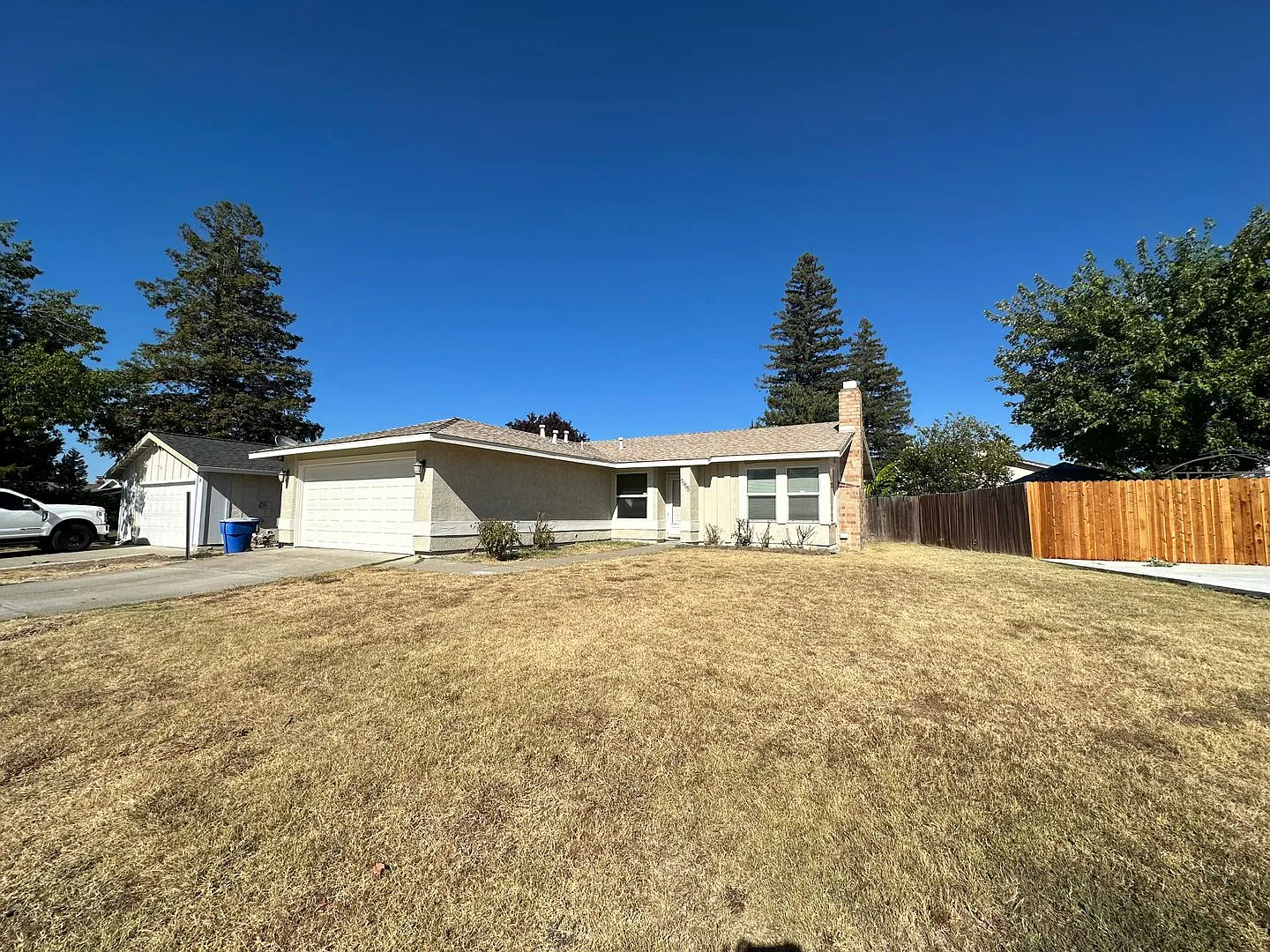 4 Bedroom Near Delta Shores — Photo 2