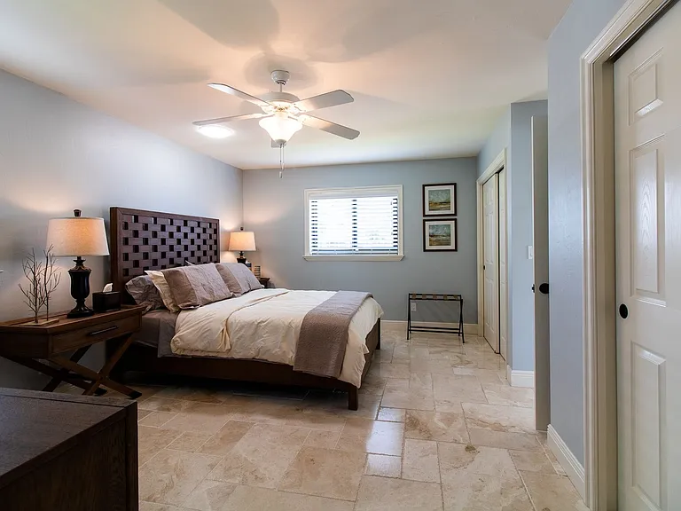 5605 SW 11th Ave — Photo 22