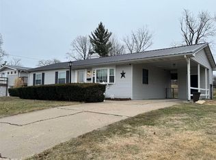 8 Ridgewood Dr, Hannibal, MO 63401