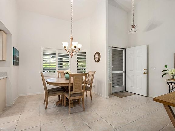 4th image of 646 Wiggins Bay Dr #24