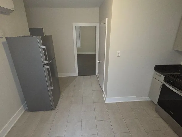 577 Jersey Ave — Photo 2