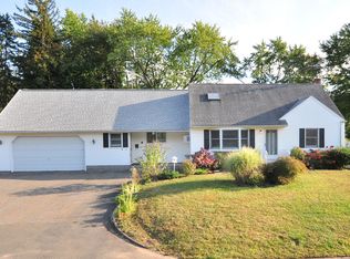 18 Play Rd, Enfield, CT 06082